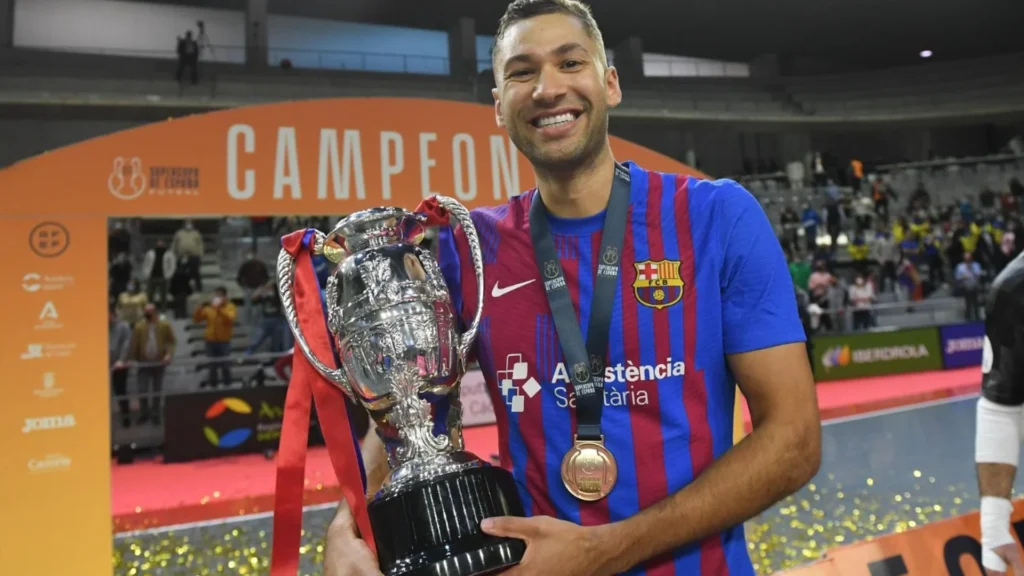 Dyego Zuffo with FC Barcelona futsal trophy