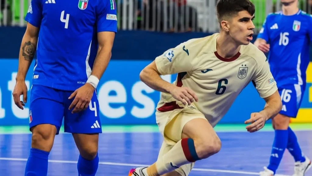 Antonio Perez playing for Spain at UEFA Futsal Euro 2026